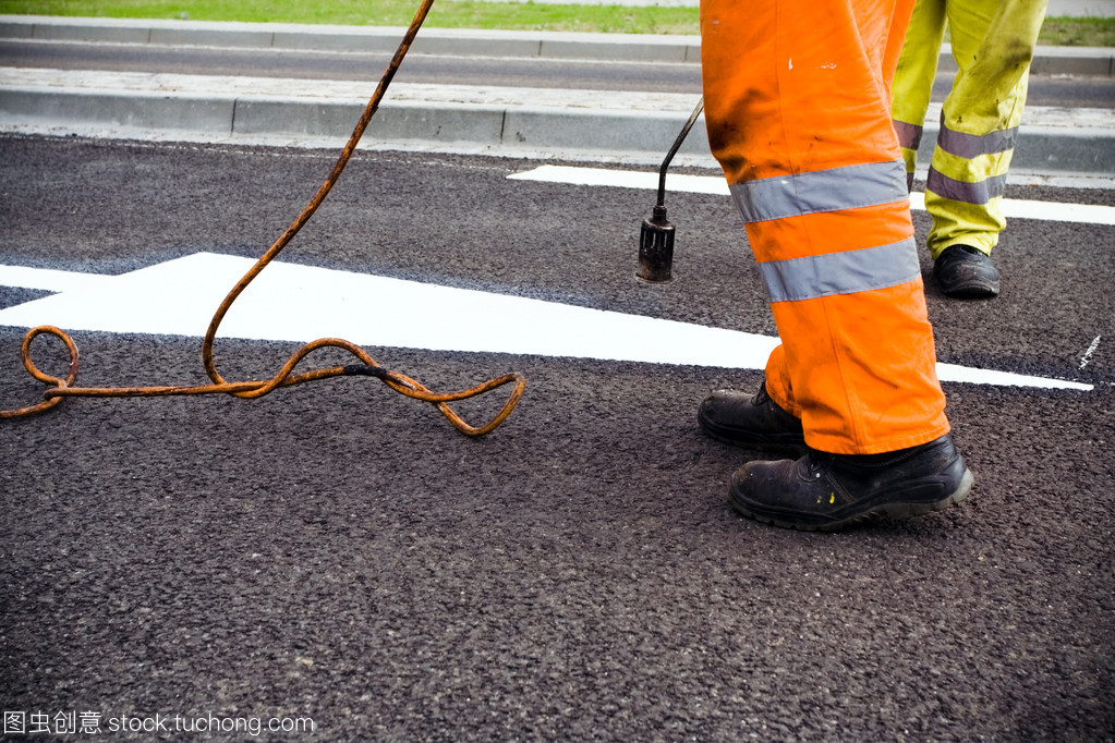 城市街区的静谧变奏 道路施工与绘画面面观